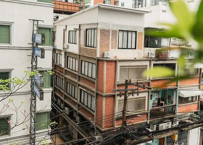 Lotus Bear House Sukhumvit 61, 300m Bts Ekkamai, 50m Starbucks 7-eleven Bangkok